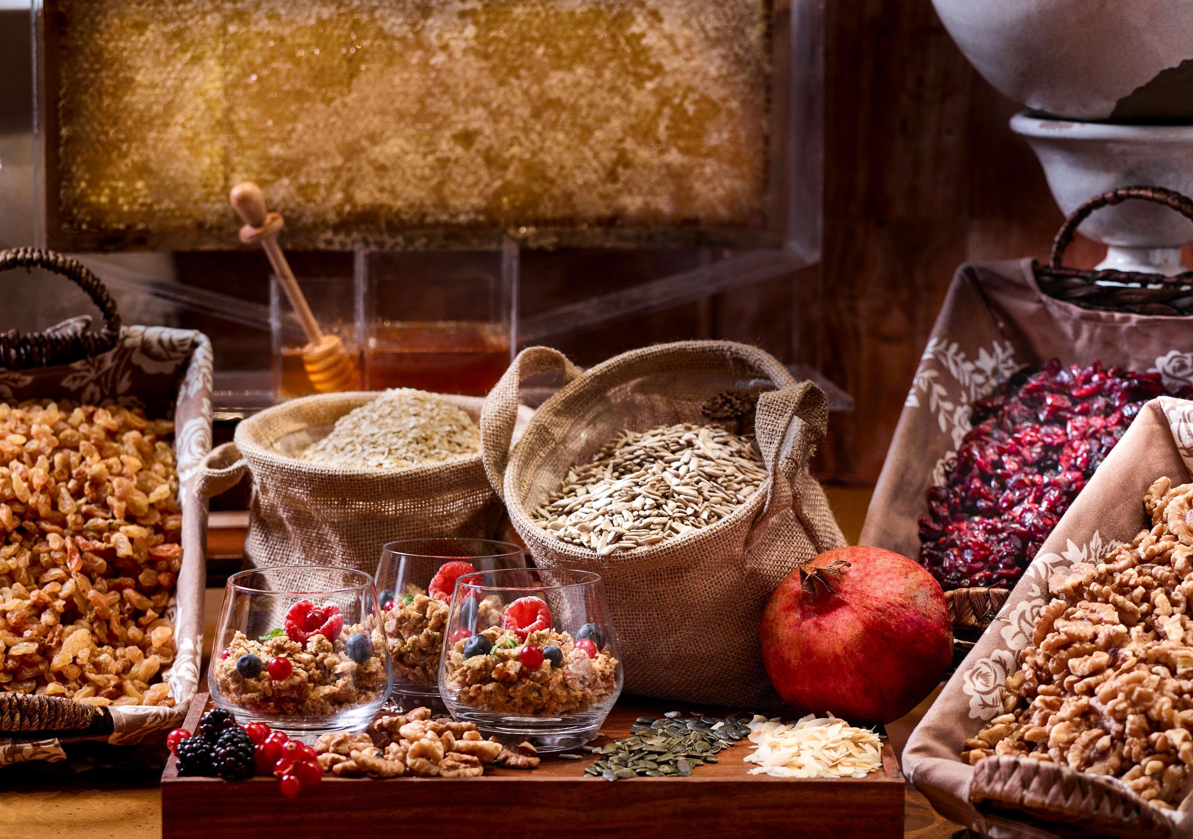 스위스오텔 알 구라이르 두바이 호텔 외부 사진 Muesli ingredients